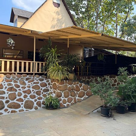 Chikoo Farm Inn Bangalore Buitenkant foto